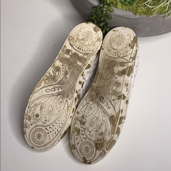 Aldo White Quilted Gold Paint faux leather sneaker casual upcycled sz 9 - Picture 9 of 9